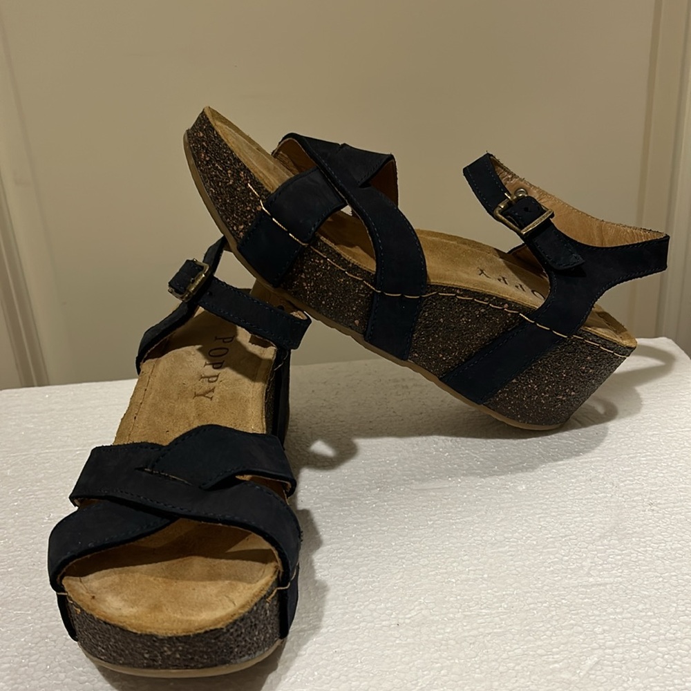 Like New! Poppy cork Wedge suede strap sandals cushion insoles size 37 dark blue